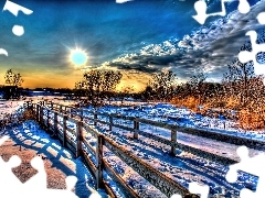 Śnieg, Chmury, Most, Drzewa
, Słońce