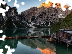 Pomost, Południowy Tyrol, Lago di Braies, Domek, Góry, Włochy, Jezioro Pragser Wildsee, Łódki, Drewniany, Dolomity