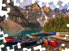 Góry, Moraine Lake, Pomost, Prowincja Alberta, Las, Jezioro, Kajaki, Kanada, Park Narodowy Banff, Drzewa