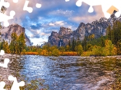 Jesień, Park Narodowy Yosemite, Rzeka, Merced River, Kalifornia, Stany Zjednoczone, Sierra Nevada, Drzewa, Góry