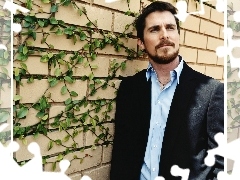 broda, niebieska koszula, Christian Bale