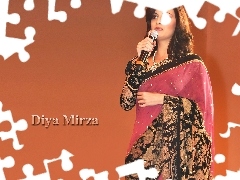Diya Mirza, Hinduska
