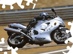 Triumph TT 600, Tor