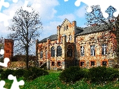 Stara Kiszewa, Wiosna, Zamek