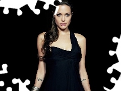 czarny strój, Angelina Jolie