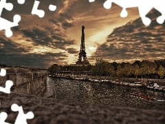 Paryż, Niebo, Wieża Eiffla, Francja, Zachmurzone