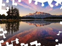 Góra Mount Rundle, Park Narodowy Banff, Jezioro Two Jack Lake, Kanada, Drzewa, Alberta