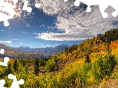 Jesień, Kolorado, Chmury, Góry Skaliste, Stany Zjednoczone, Drzewa, Promienie słońca