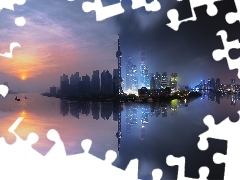 Wieża Oriental Pearl Tower, Drapacze chmur, Odbicie, Wschód słońca, Rzeka Jangcy, Szanghaj, Chiny, Zmierzch