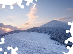 Las, Góry Karpaty, Chmury, Ukraina, Wschód słońca, Zima