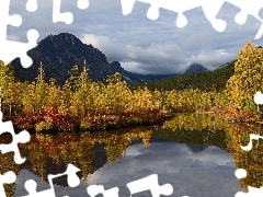 Góry Kołymskie, Kołyma, Drzewa, Jesień, Jezioro Nevidimka, Rosja