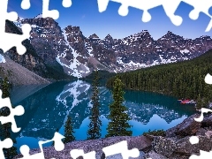 Prowincja Alberta, Park Narodowy Banff, Jezioro, Moraine Lake, Chmury, Kanada, Drzewa, Kamienie, Góry