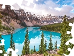 Jezioro, Moraine Lake, Kanada, Góry, Chmury, Prowincja Alberta, Park Narodowy Banff, Drzewa