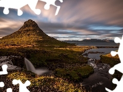 Rzeka, Islandia, Chmury, Wodospad Kirkjufellsfoss, Trawa, Góra Kirkjufell