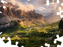 Dolomity, Góry, Skały, Chmury, Passo Gardena, Włochy, Drzewa, Przełęcz, Droga