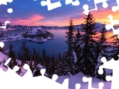 Góry, Park Narodowy Jeziora Kraterowego, Jezioro Kraterowe, Wyspa Czarodzieja, Stan Oregon, Stany Zjednoczone, Drzewa, Zachód słońca, Zima