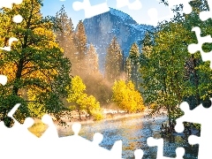 Rzeka, Park Narodowy Yosemite, Drzewa, Merced River, Jesień, Stany Zjednoczone, Kalifornia, Szczyt Half Dome, Góry, Mgła, Las