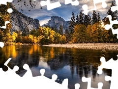 Park Narodowy Yosemite, Wschód słońca, Góry, Half Dome, Jesień, Drzewa, Merced River, Odbicie, Rzeka