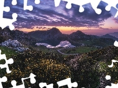 Jezioro, Góry, Lakes of Covadonga, Drzewa, Cangas de Onís, Hiszpania, Zachód słońca, Chmury, Krzewy