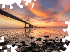 Zachód słońca, Rzeka Tag, Lizbona, Portugalia, Most Vasco
