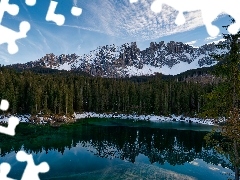 Lago di Carezza, Południowy Tyrol, Las, Jezioro, Włochy, Góry Latemar, Drzewa