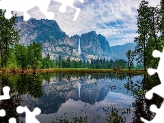Park Narodowy Yosemite, GĂłry, Odbicie, Wodospad, Drzewa, Kalifornia, Stany Zjednoczone, Rzeka